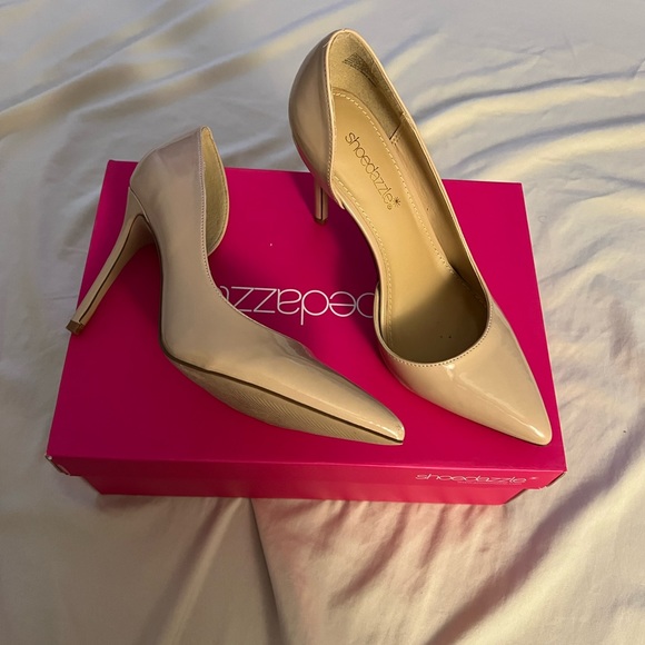 Cream heels - Picture 1 of 3